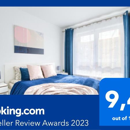M&R Apartament Airport&Business Deluxe Cybernetyki 17 - Underground Garage - Free Wifi - Netflix - Air Conditioning - Self Check-In, Close By Chopin Airport 바르샤바 외부 사진