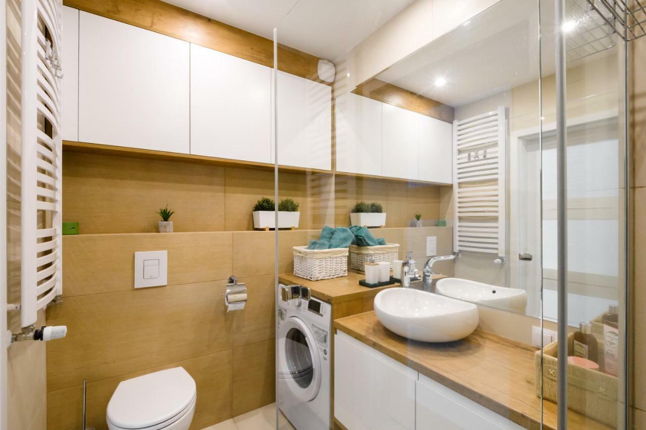 M&R Apartament Airport&Business Deluxe Cybernetyki 17 - Underground Garage - Free Wifi - Netflix - Air Conditioning - Self Check-In, Close By Chopin Airport 바르샤바 외부 사진