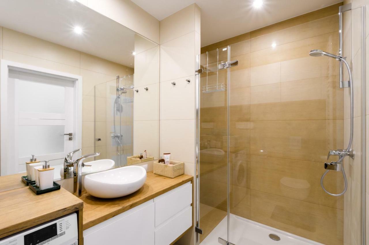 M&R Apartament Airport&Business Deluxe Cybernetyki 17 - Underground Garage - Free Wifi - Netflix - Air Conditioning - Self Check-In, Close By Chopin Airport 바르샤바 외부 사진