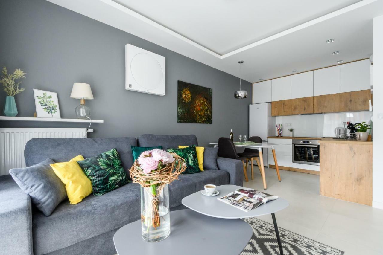 M&R Apartament Airport&Business Deluxe Cybernetyki 17 - Underground Garage - Free Wifi - Netflix - Air Conditioning - Self Check-In, Close By Chopin Airport 바르샤바 외부 사진