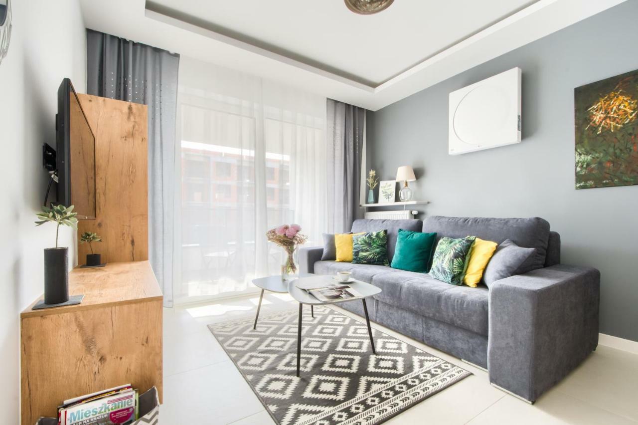 M&R Apartament Airport&Business Deluxe Cybernetyki 17 - Underground Garage - Free Wifi - Netflix - Air Conditioning - Self Check-In, Close By Chopin Airport 바르샤바 외부 사진
