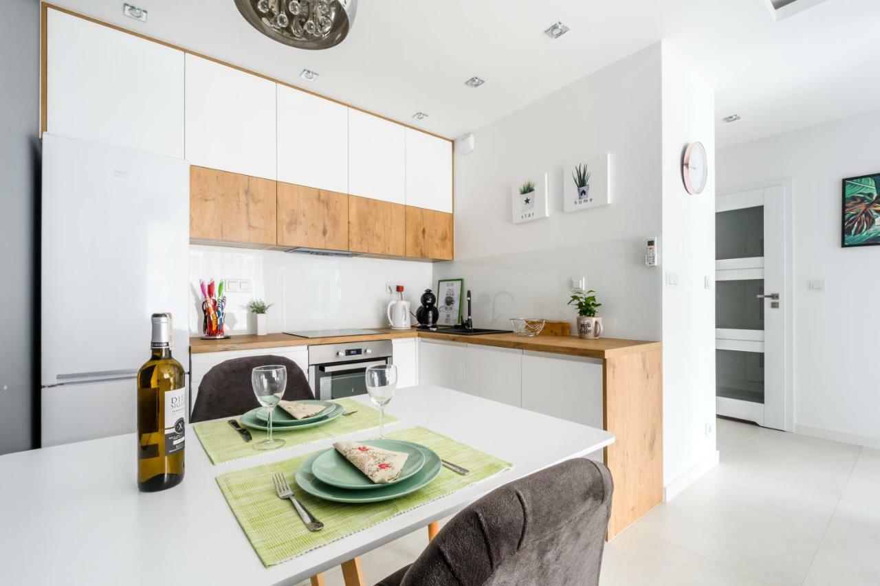 M&R Apartament Airport&Business Deluxe Cybernetyki 17 - Underground Garage - Free Wifi - Netflix - Air Conditioning - Self Check-In, Close By Chopin Airport 바르샤바 외부 사진